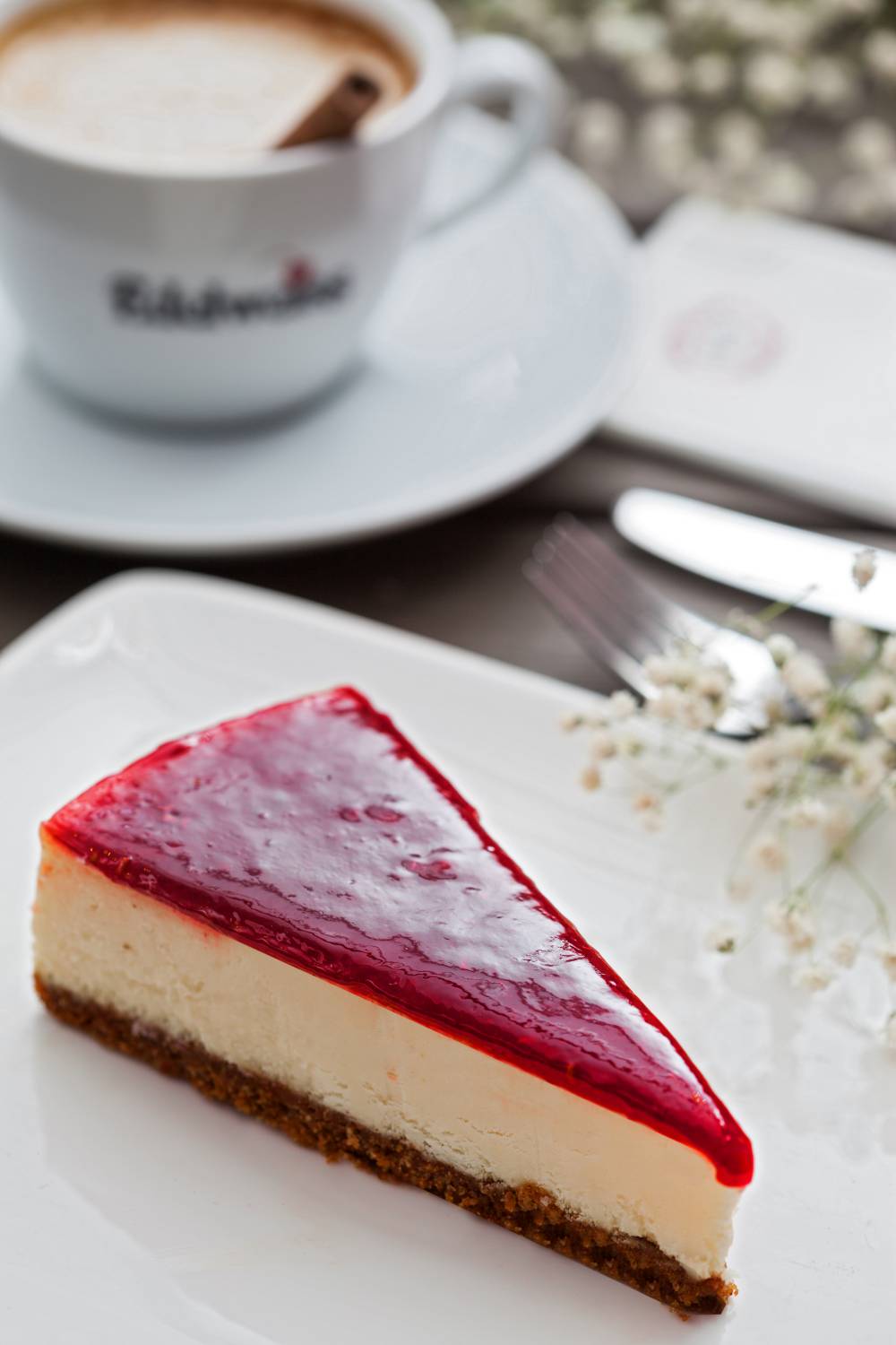 FRAMBUAZLI-CHEESECAKE FRAMBUAZLI-CHEESECAKE